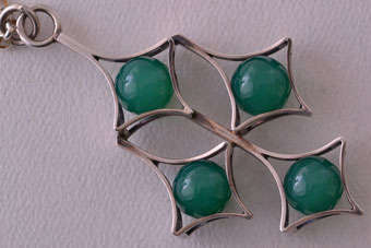 Silver Retro Pendant |  |
