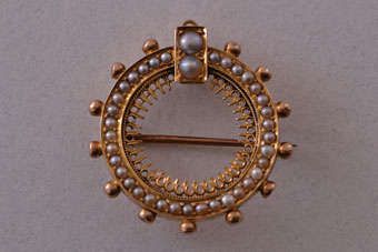 Gold Victorian Brooch |  |
