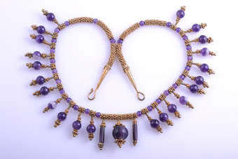 Gilt Necklace  |  |