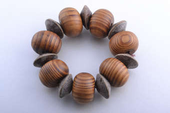Wooden 1970's Bracelet |  |
