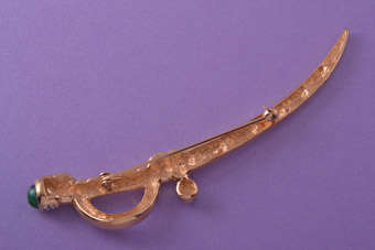 Gilt Scabbard Brooch |  |