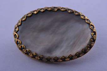 Gilt Brooch |  |