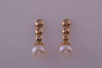 9ct Gold Stud Earrings |  |