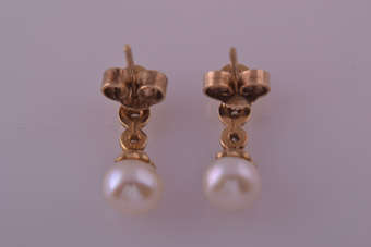 9ct Gold Stud Earrings |  |