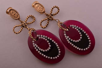 Vintage Clip On Earrings |  |