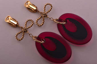 Vintage Clip On Earrings |  |
