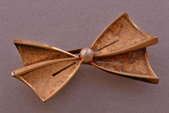 Gilt 1950's Hair Clips |  |