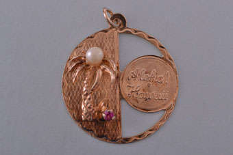 Gold Vintage Charm |  |