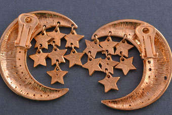 Vintage Clip On Earrings |  |