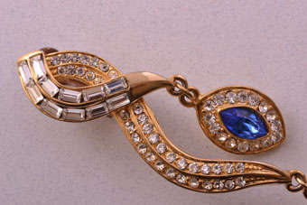 Vintage Clip On Earrings |  |
