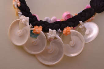 Vintage Shell Necklace |  |