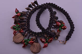 Wooden Vintage Necklace |  |