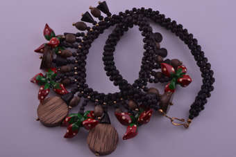 Wooden Vintage Necklace |  |
