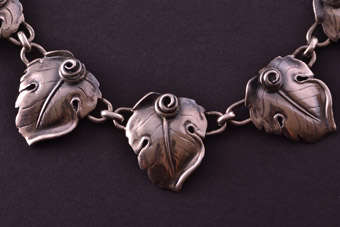 Silver Retro Necklace |  |