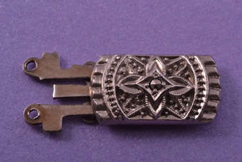 Silver Vintage Clasp |  |