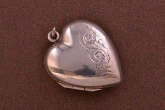 Vintage Heart Locket |  |