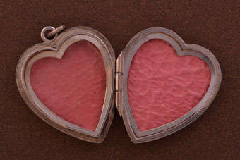 Vintage Heart Locket |  |