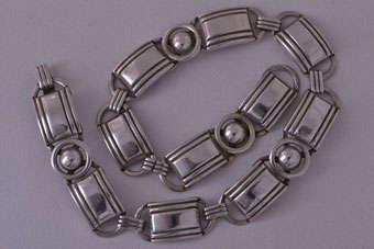 Silver Retro Necklace |  |