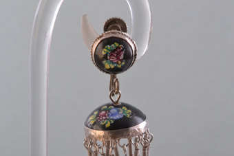 Vintage Screw On Earrings |  |