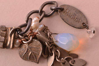 Modern Mariana Bracelet |  |