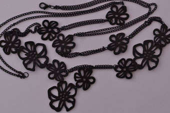 Modern Floral Necklace |  |