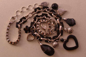 Modern Fashion Necklace |  |