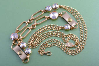Gilt Modern Necklace |  |