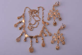 Modern Set |  |