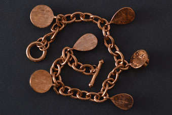Gilt Modern Bracelet |  |