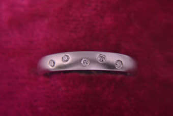 9ct Gold Modern Ring |  |