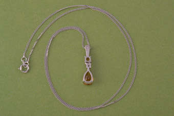 9ct Gold Modern Pendant |  |