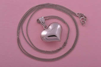 9ct Gold Heart Pendant |  |