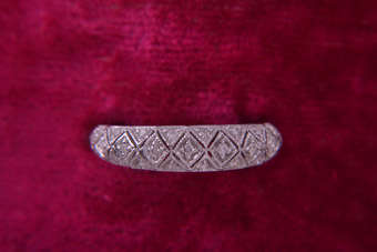 9ct Gold Modern Ring |  |