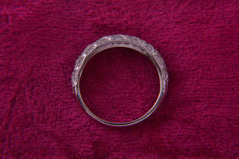9ct Gold Modern Ring |  |