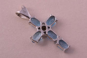 9ct Gold Modern Cross |  |
