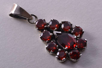 Silver Modern Pendant |  |