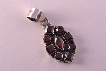 Silver Modern Pendant |  |