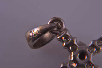 9ct Gold Modern Cross |  |