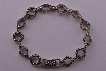 Silver Modern Bracelet |  |