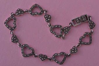 Silver Heart Bracelet |  |