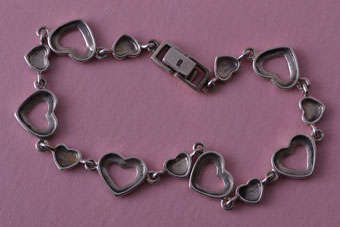 Silver Heart Bracelet |  |