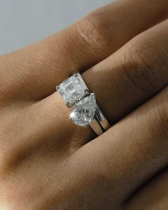 Pear Asscher Toi et Moi Ring