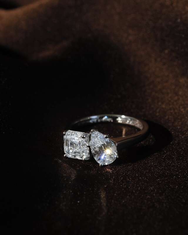 Pear Asscher Toi et Moi Ring
