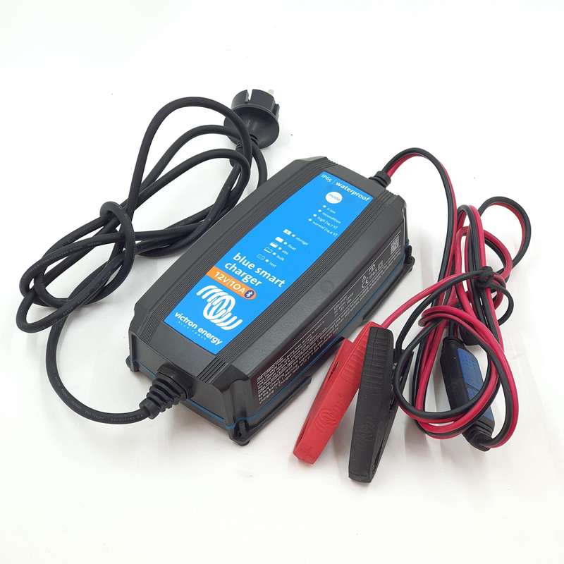 EA055 Victron Energy - Blue Smart Intelligent Battery Charger 12 Volts 5 Amp