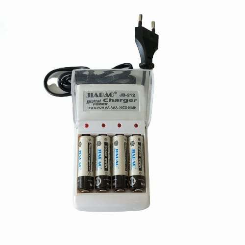 EA027D - Universal 4 Channel Ni - Cd Battery Charger. Includes 4 x AA Rechargeable Ni-Cd Batteries