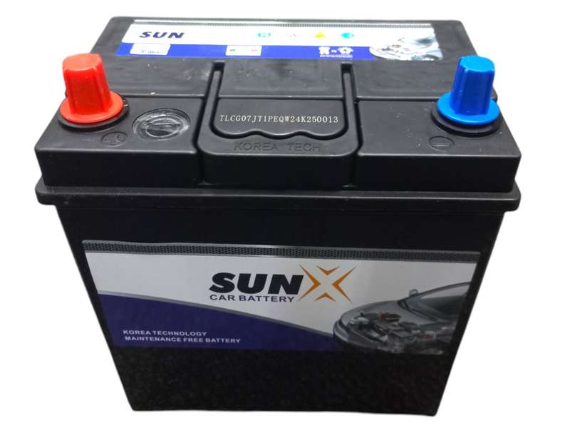 FB0210 SunX 616 - Auto Battery 12 Volt 35Ah with OLD Battery. Plus R220 without OLD Battery.