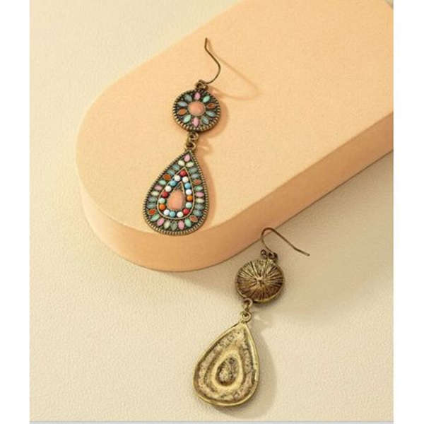 Elegant Drop-Shaped Earrings: Lightweight