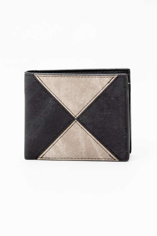 Camel Mountain Leather Bi-Fold Stitch Detail Wallet Black