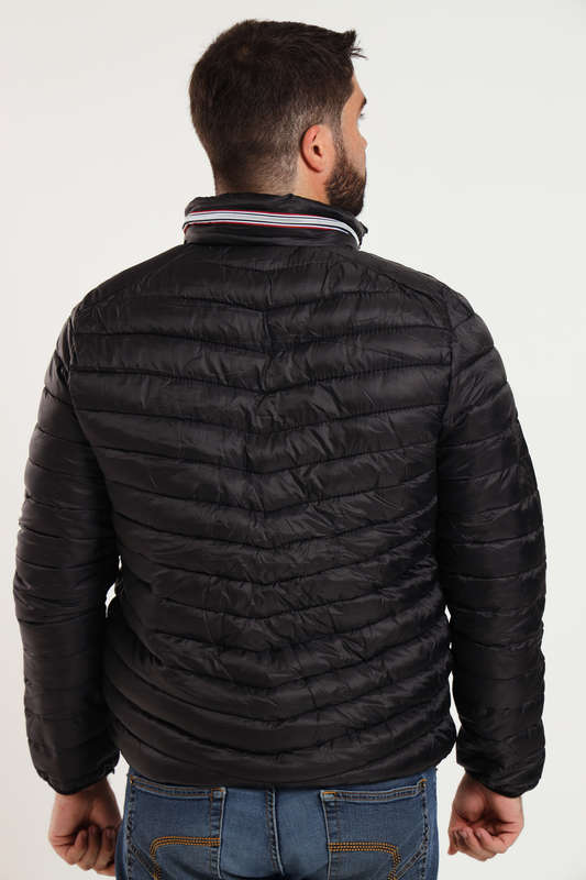 Mens Concealed Hooded Puffer Jacket With Easy Carry Bag