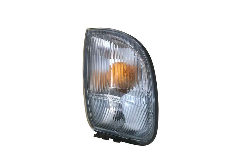 Nissan Hardbody Corner Lamp Rhs 2000-2002